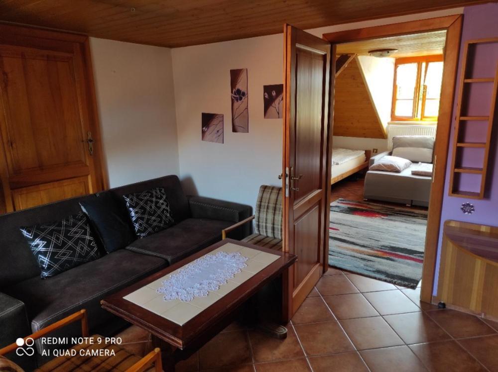 Pod Sribrnou Horou Apartment